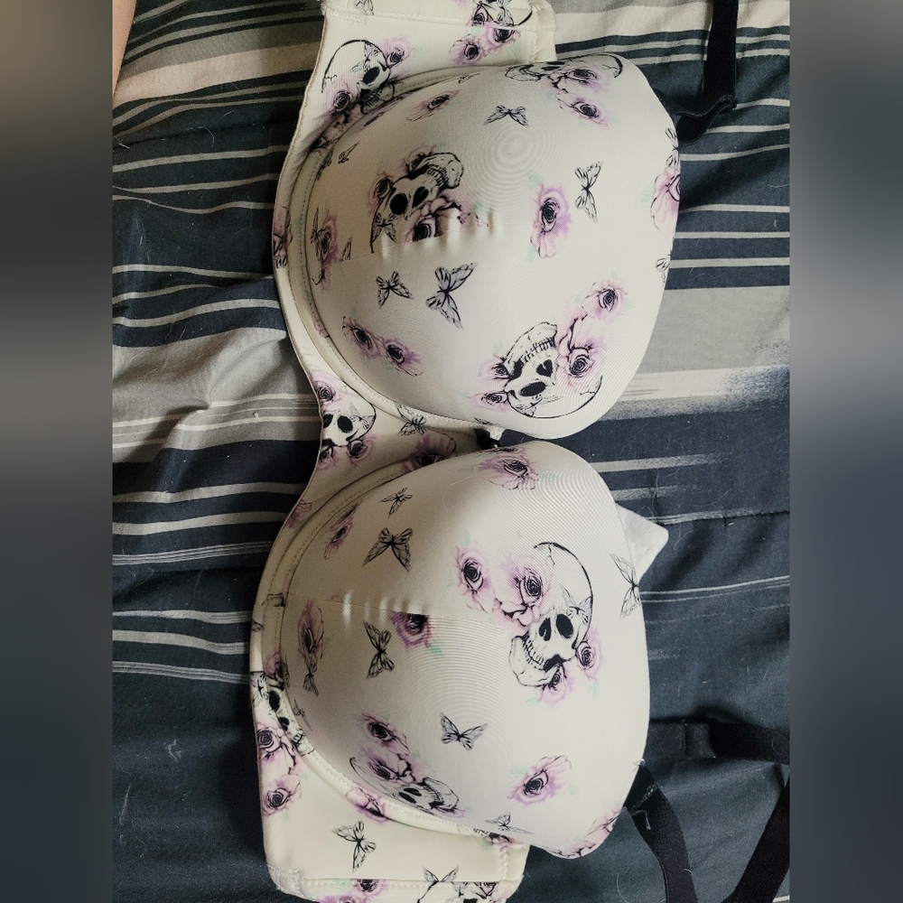Torrid curve skull bra